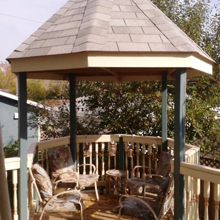 Stettler Phoenix House B&B المظهر الخارجي الصورة