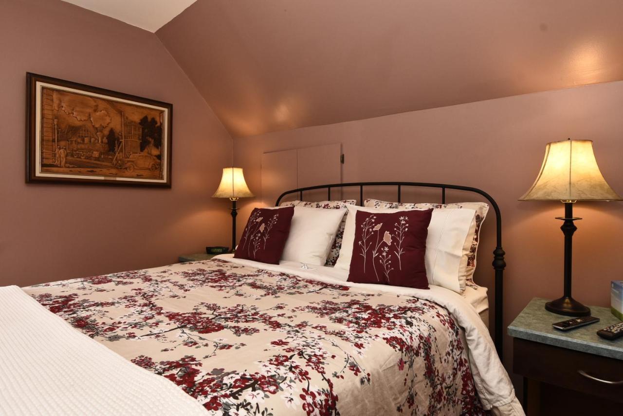 Stettler Phoenix House B&B المظهر الخارجي الصورة
